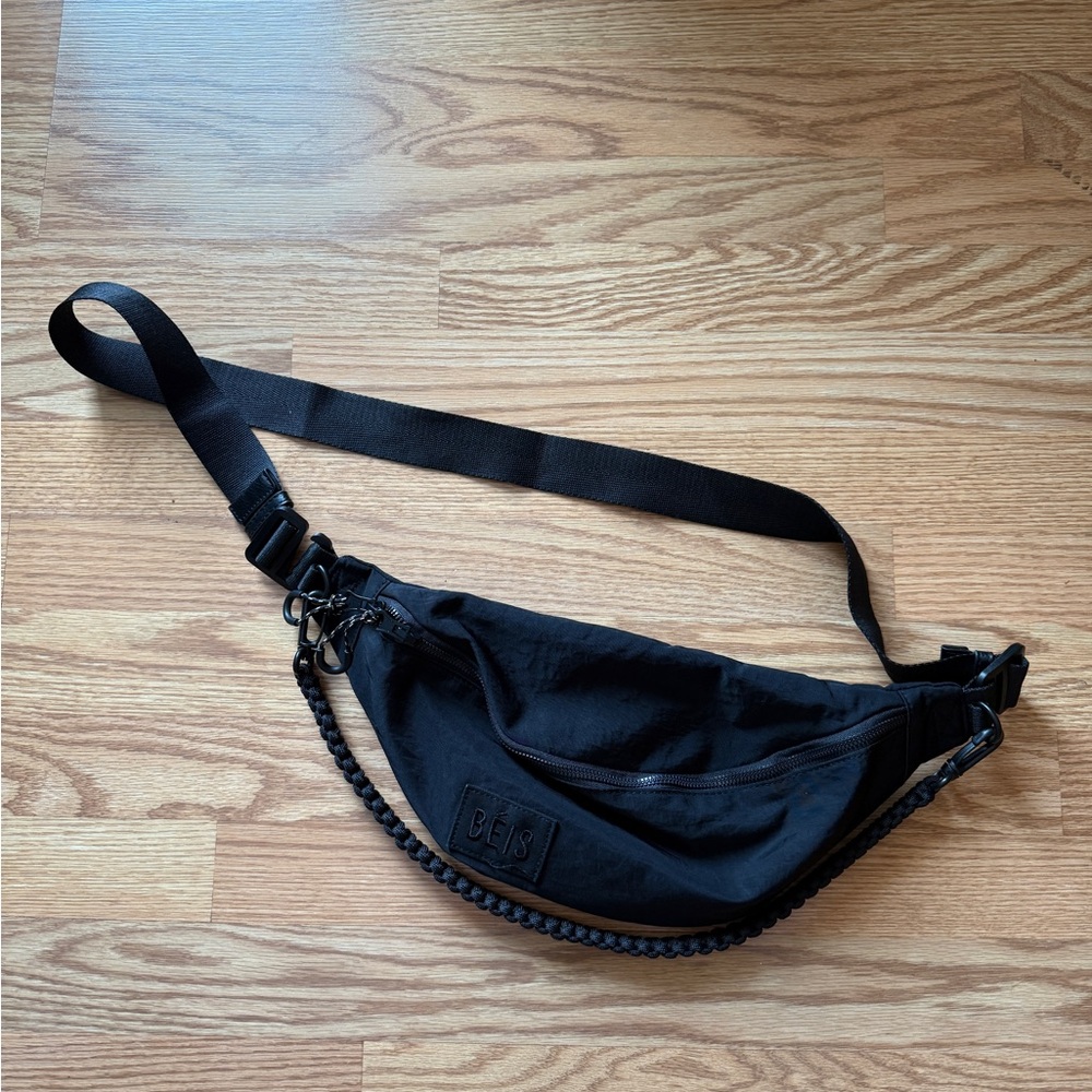 BEIS Sport Black Belt Bag